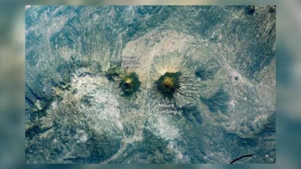 Penampakan Mengerikan Gunung Sindoro dan Sumbing dari Luar Angkasa