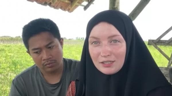 Begini Kisah Cinta Bule Cantik Rusia Menikah dengan Pria Desa Asal Lumajang