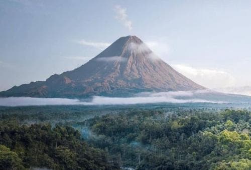6 Fakta Keindahan Gunung Semeru yang Tengah Erupsi