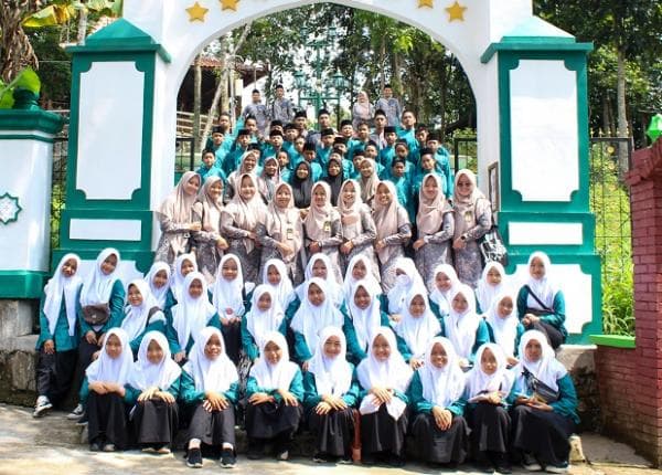 Maksimalkan Pendidikan Karakter, SMP RUQ Al-Falah Salatiga Kunjungi Desa Wisata Tingkir Lor