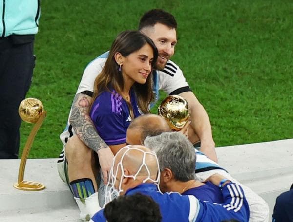 Menengok Lebih Dekat Istri Lionel Messi, Keluar dari Kuliah Pascasarjana dan Pilih Jadi Model