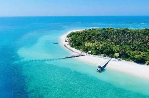 6 Surga Tersembunyi di Sumenep, Ada Pulau Gili Bidadari