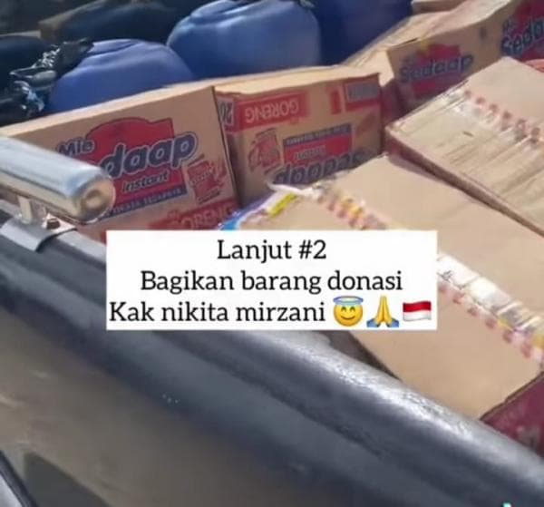 Viral, Nikita Mirzani Salurkan Bantuan Kebutuhan Pokok Senilai Rp20 Juta ke Masyarakat Papua