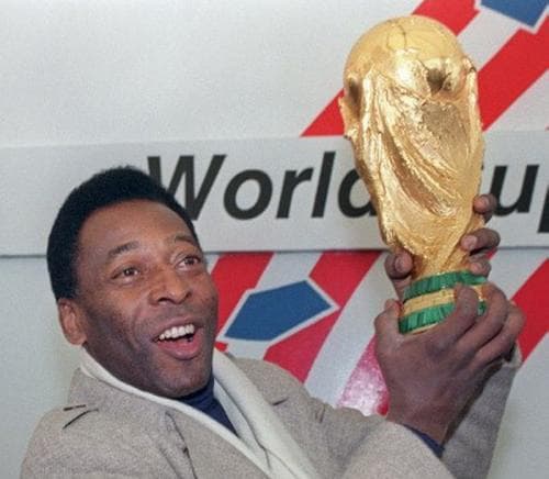 Kabar Duka, Legenda Sepak Bola Pele Meninggal Dunia di Usia 82 Tahun