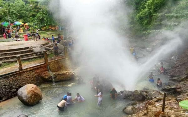 3 Rekomendasi Tempat Wisata di Sukabumi, Ada Pemandian Air Panas