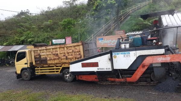 Jalan ke Kawah Gunung Galunggung Tasikmalaya Dihotmix, Kini Jadi Mulus