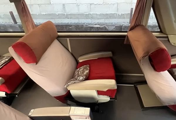 Unik! Bus ini Memakai Kursi Pesawat untuk Penumpangnya