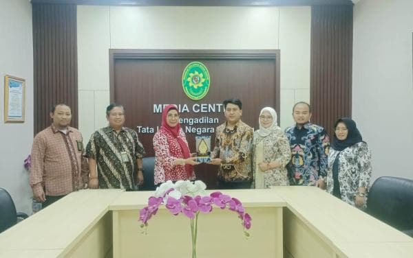 Kunjungi PTUN Bandung, Mahasiswa Hukum Uniku Belajar Soal Proses Persidangan