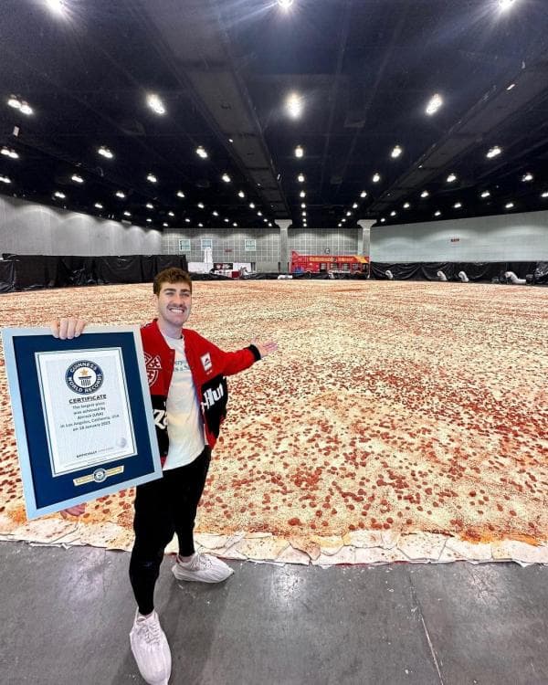 Wow! Viral Pizza Terbesar di Dunia, Hasilkan 68 Ribu Potong dengan Bahan Sebanyak Ini