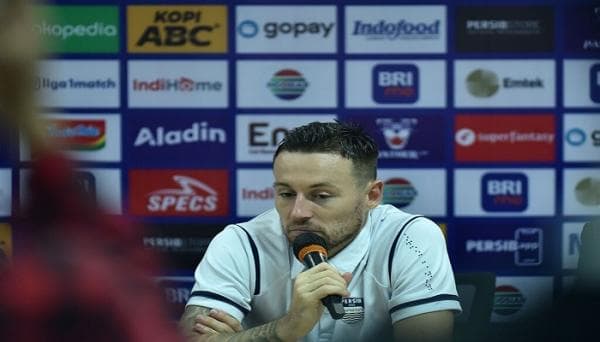 Marc Klok Kecewa Chant ‘Persib Butut’ Menggaung di Stadion Si Jalak Harupat Marc Klok Kecewa Chant ‘Persib Butut’ Menggaung di Stadion Si Jalak Harupat