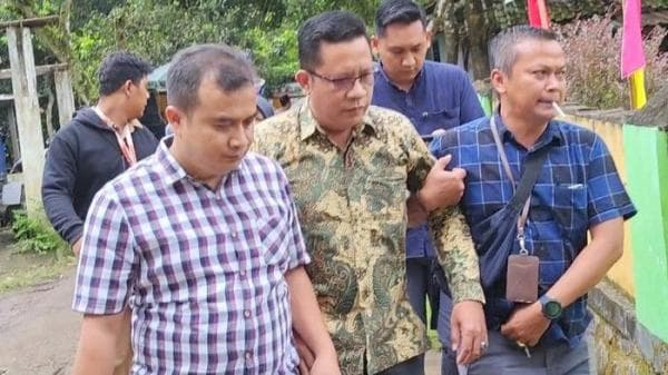 Viral Video Buron Terpidana Korupsi PDAU Purworejo Ditangkap Kejari saat Kondangan