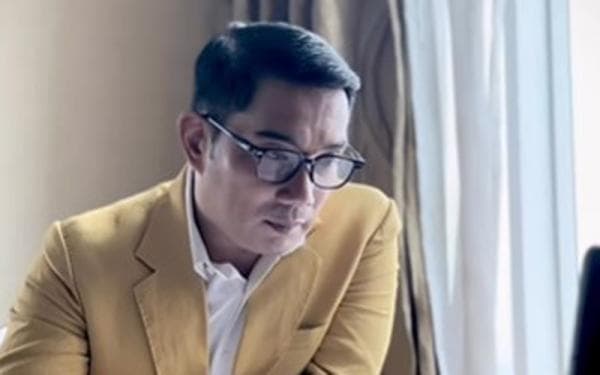 Patungan Beli Sepatu, Ridwan Kamil Hadiahi Follback Tiga Siswa Hebat SMPN 3 Kota Tasikmalaya