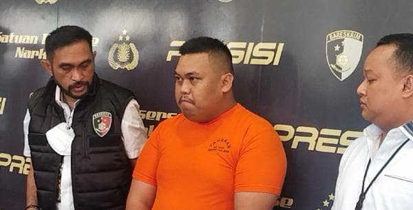 Ini Perkara Selebgram Ajudan Pribadi Ditangkap Polisi, Diduga Lakukan Penipuan Rp 1,3 Miliar Ini Perkara Selebgram Ajudan Pribadi Ditangkap Polisi, Diduga Lakukan Penipuan Rp 1,3 Miliar