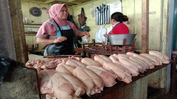 Konsumen Meningkat Mendekati Bulan Ramadhan, Harga Daging Ayam di Salatiga Meroket
