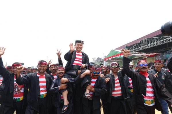 Kepala Staff Angkatan Darat Buka dan Saksikan Lomba Karapan Sapi Piala Kasad Tahun 2023