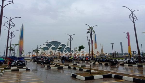 Masjid Al Jabbar Jadi Tempat Ngabuburit Baru di Bandung, Seru dan Murah Meriah