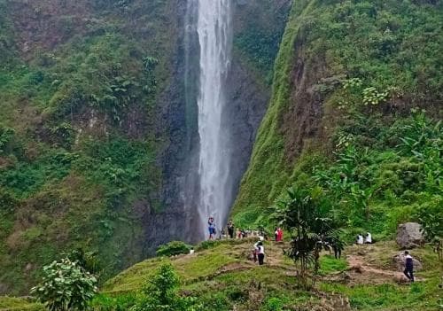 5 Fakta Curug Citambur yang Viral karena Rumah Abah Jajang