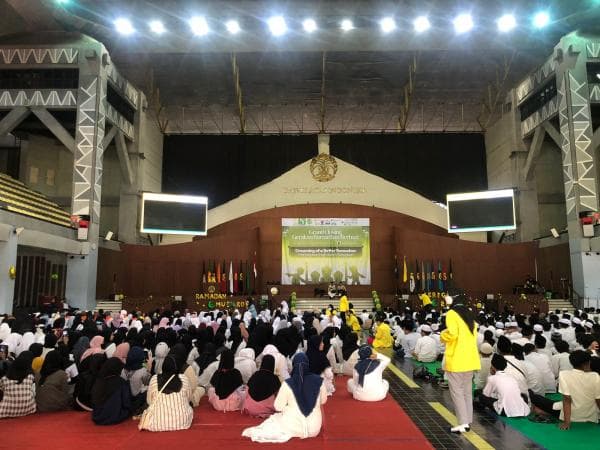 Pecahkan Rekor Muri, Organisasi SALAM UI Memberi Santunan Anak Yatim Terbanyak
