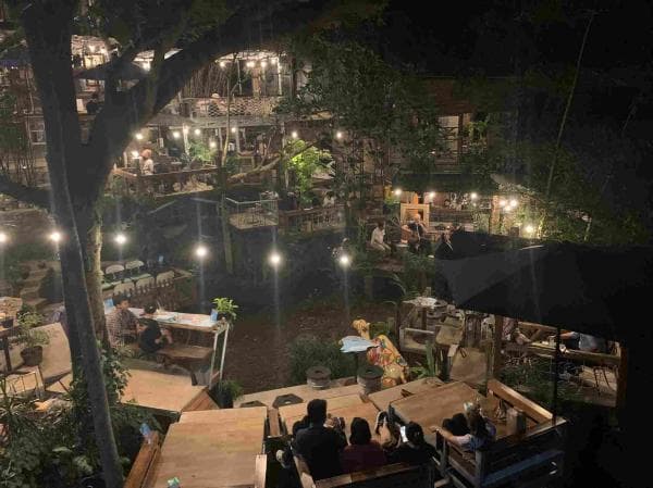 Rummah Go’a Bikin Penasaran Pengguna KRL, Kafe Besutan Dik Doank Viral di Media Sosial