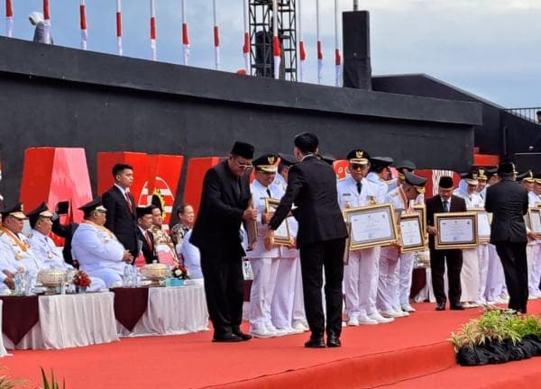 Sistem Pemerintahan Surabaya Terbaik Kedua, Ini Penghargaan dari Pemerintah Pusat