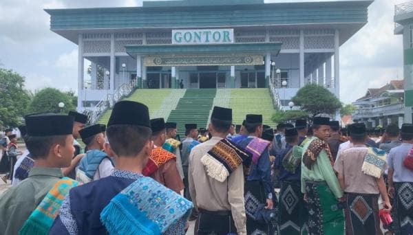 Pasca Kecelakaan Bus Rombongan Pengajar Gontor, Ribuan Santri Gelar Shalat Gaib