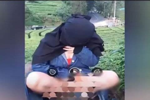 Viral! Beredar Video Wanita Bercadar Hitam Pamerkan Kelamin di Kebun Teh Rancabali Bandung