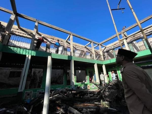 Bupati Temanggung: Kebutuhan Mendesak Santri Korban Kebakaran Adalah Pakaian