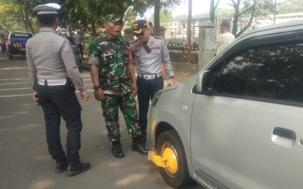 Kedapatan Parkir Liar, 9 Kendaraan di Cimahi Kena Gembok Petugas