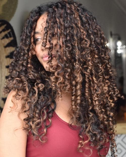 Anda Punya Jenis Rambut Keriting ? Cobain 6 Model Ini Yuk Biar Makin Trendi !