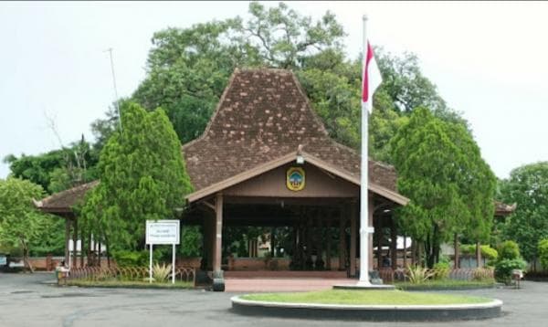Kisah Raden Kembangjoyo, Penunggu Ladang Pendiri Kabupaten Pati Kisah Raden Kembangjoyo, Penunggu Ladang Pendiri Kabupaten Pati