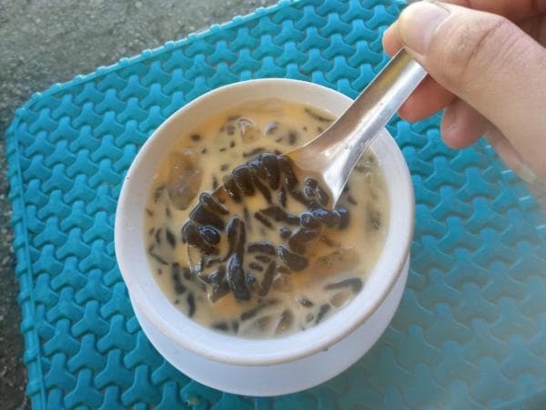 Nikmatnya Sensasi Es Dawet `Jembut Kecabut` di Tengah Teriknya Matahari di Purworejo