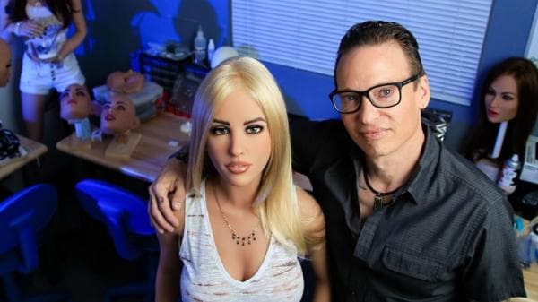 Mirip Asli, Robot Wanita Cantik Realdoll Tawarkan Sensasi Bercinta Melebihi dengan Manusia