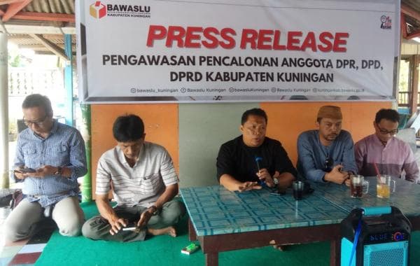 Temuan Bawaslu Kuningan Soal Daftar Nama Bacaleg di 2 Parpol Berbeda