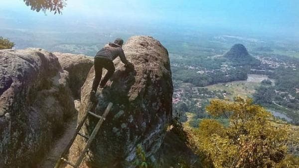 Misteri Keramat Gunung Munara, Antara Sejara dan Mitos Sang Proklamator