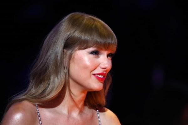 Taylor Swift Tak Sengaja Telan Serangga saat Konser Musik