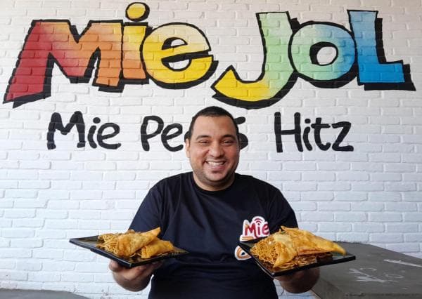 Mie Pedas Hits dan Dimsum Miejol Buka Outlet di Rungkut Dekat UPN Surabaya