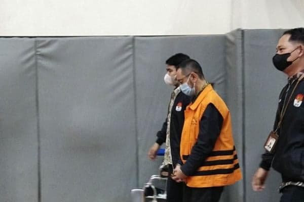 Mantan Kepala Bea Cukai Makassar Andhi Pramono Ditahan KPK