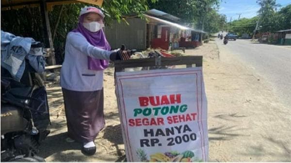 Mahasiswi Cantik Andi Riza Ardia Gak Malu Jadi Pemulung dan Jualan Buah, Ini Kisahnya!