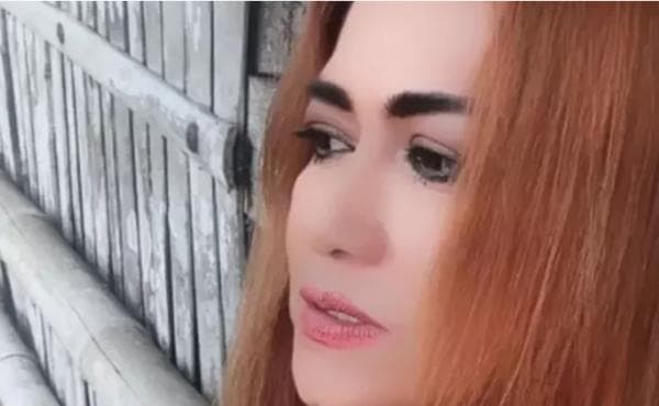 Artis Sally Marcelina, Dulu Pose Panas di Film, Kini Jualan Baju di Pinggir Jalan