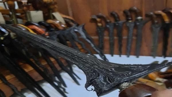 Keris Condong Campur, Pusaka Majapahit Melegenda dan Misterius, Ini 5 Faktanya! Keris Condong Campur, Pusaka Majapahit Melegenda dan Misterius, Ini 5 Faktanya!