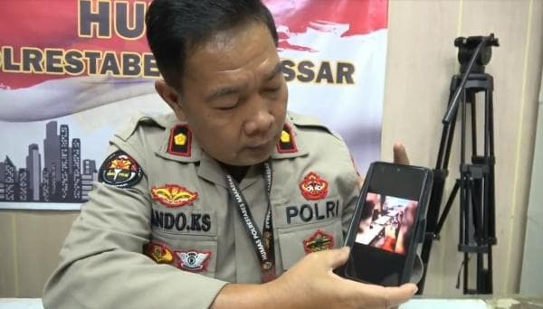 Viral! Istri Sah Saling Pukul dengan Terduga Pelakor di Makassar