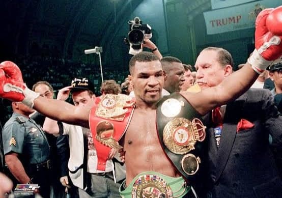 Siapa Petinju dengan Pukulan Terkuat di Dunia, Mike Tyson atau Wilder