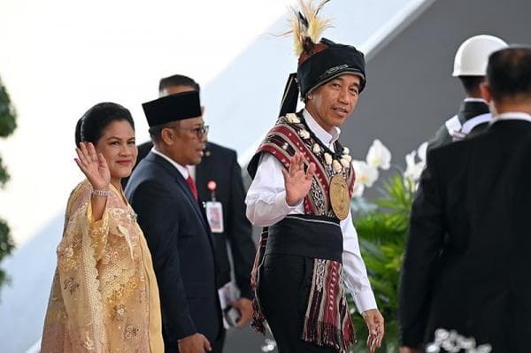 Penampilan Ibu Negara, Cantik dan Flawless Iriana Jokowi dengan Riasan Minimalis Bennu Sorumba