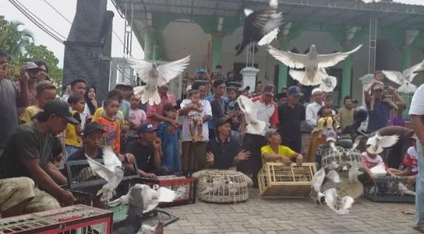 Gelar Budaya Desa Tota`an Merpati, Lepas Liarkan Burung Sebagai Simbol Kesetiaan