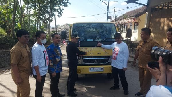 Bantu Pengelolaan Sampah di Kota Tasikmalaya, Bank bjb Serahkan Bantuan Satu Unit Truk Bantu Pengelolaan Sampah di Kota Tasikmalaya, Bank bjb Serahkan Bantuan Satu Unit Truk