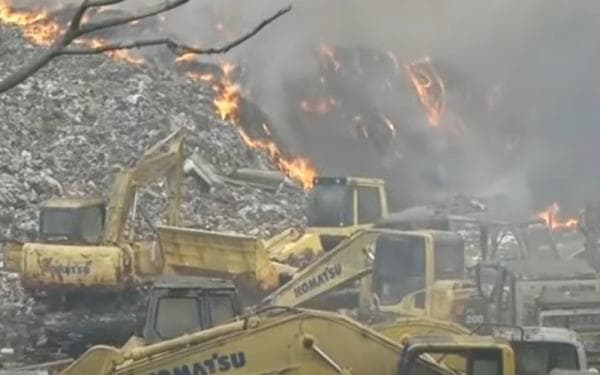 Tak Kunjung Padam, Ridwan Kamil Diminta Bereskan Masalah Kebakaran TPA Sarimukti