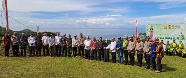 Peduli Penghijauan Sejak dini Polres Aceh Selatan Tanam Ribuan Pohon Berbagai Jenis