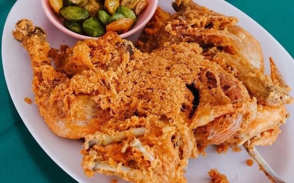 Resep Ayam Goreng Crispy: Irit dan Lezat untuk Para Anak Kos Resep Ayam Goreng Crispy: Irit dan Lezat untuk Para Anak Kos