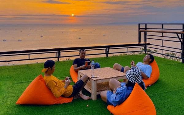 Bukit Sunset Hill, Tempat Wisata Baru yang Bisa Lihat Sunset di Sukabumi