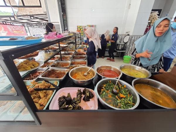 Kuliner Cilegon: Warteg Opan Bahari 3, saat Warteg Tak Lagi Sempit dan Marjinal